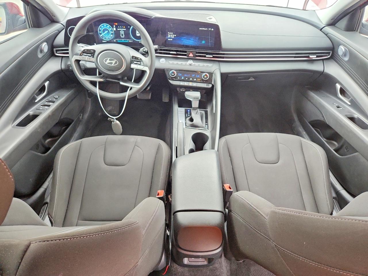 2024 HYUNDAI ELANTRA SEL photo 8