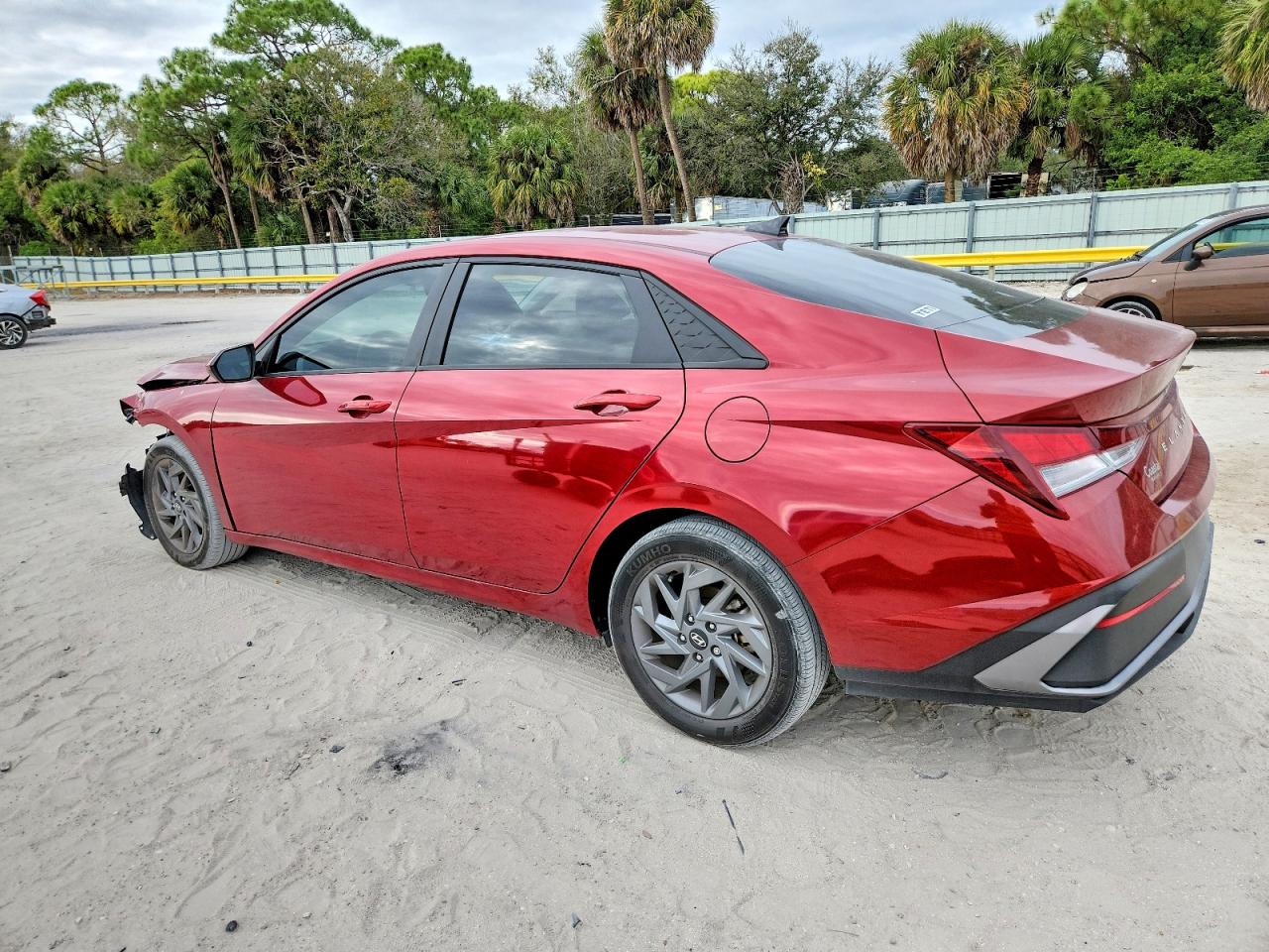 2024 HYUNDAI ELANTRA SEL photo 2