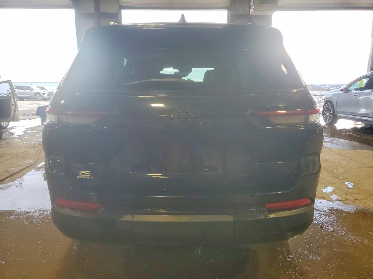 2023 JEEP GRAND CHEROKEE L LAREDO photo 6