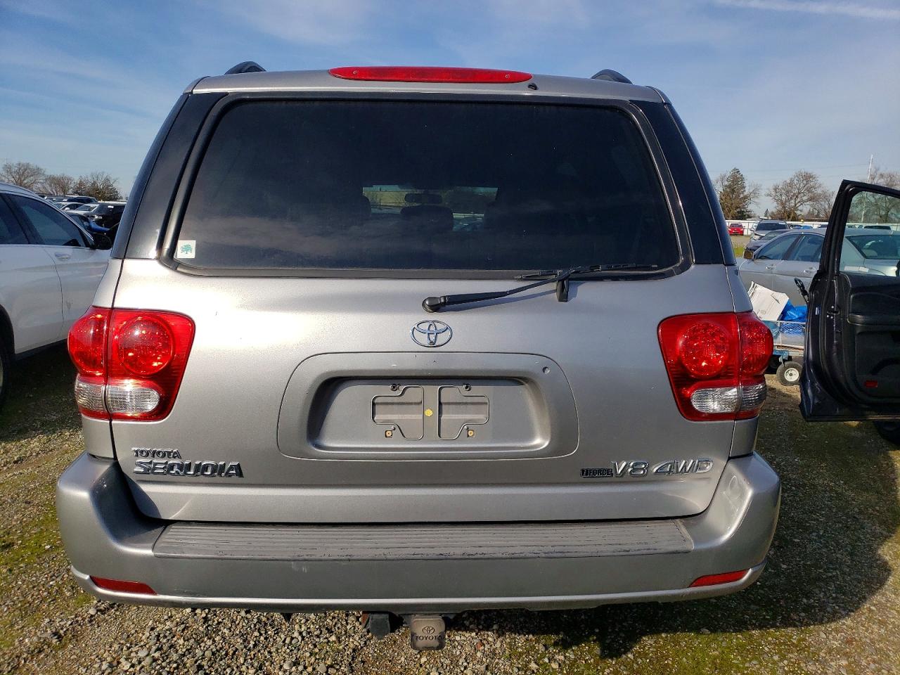 2006 TOYOTA SEQUOIA SR5 photo 6