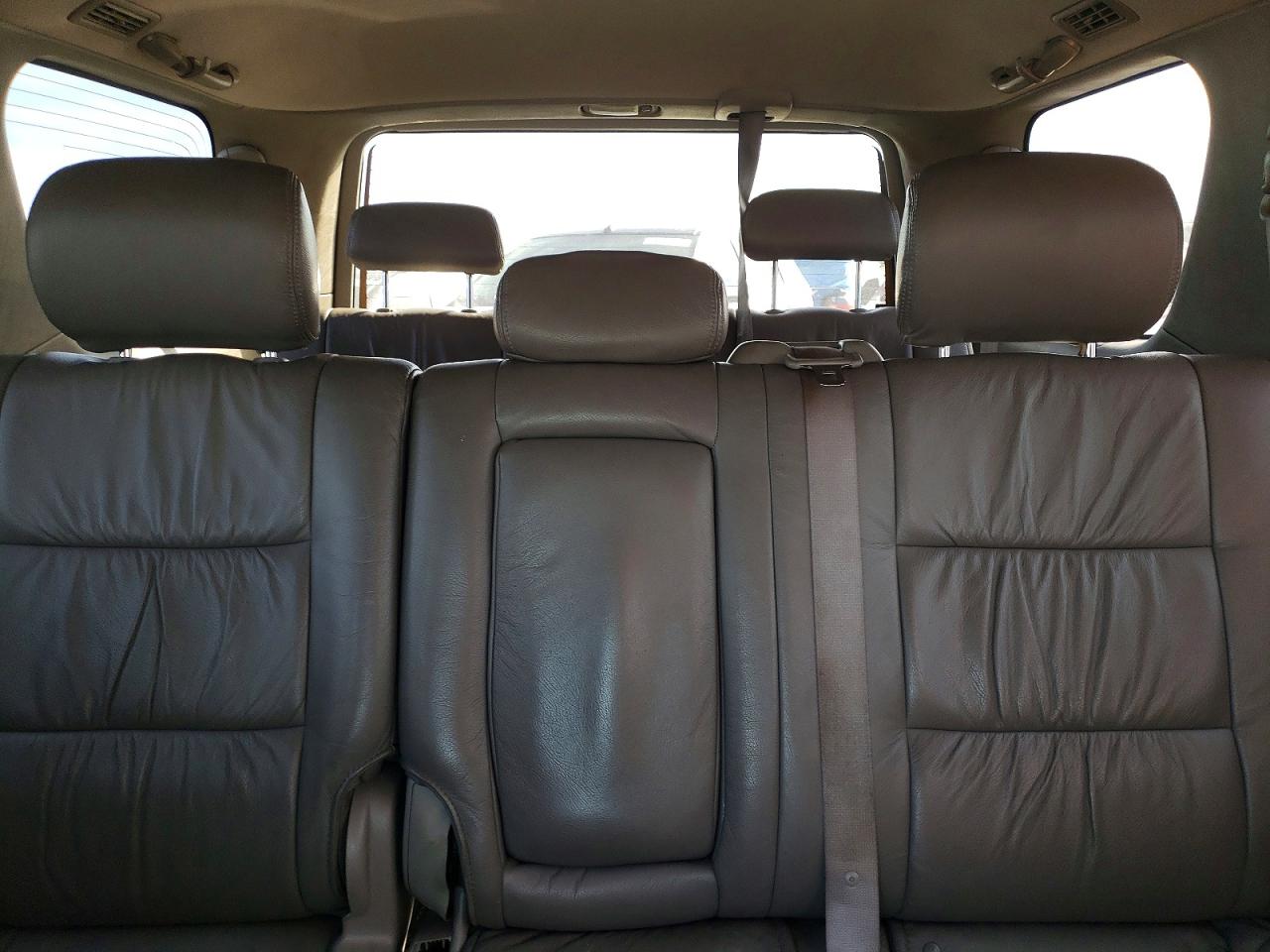 2006 TOYOTA SEQUOIA SR5 photo 10