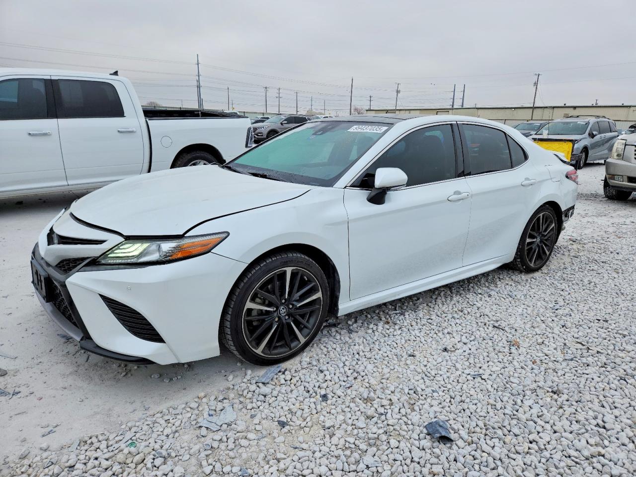 2018 TOYOTA CAMRY