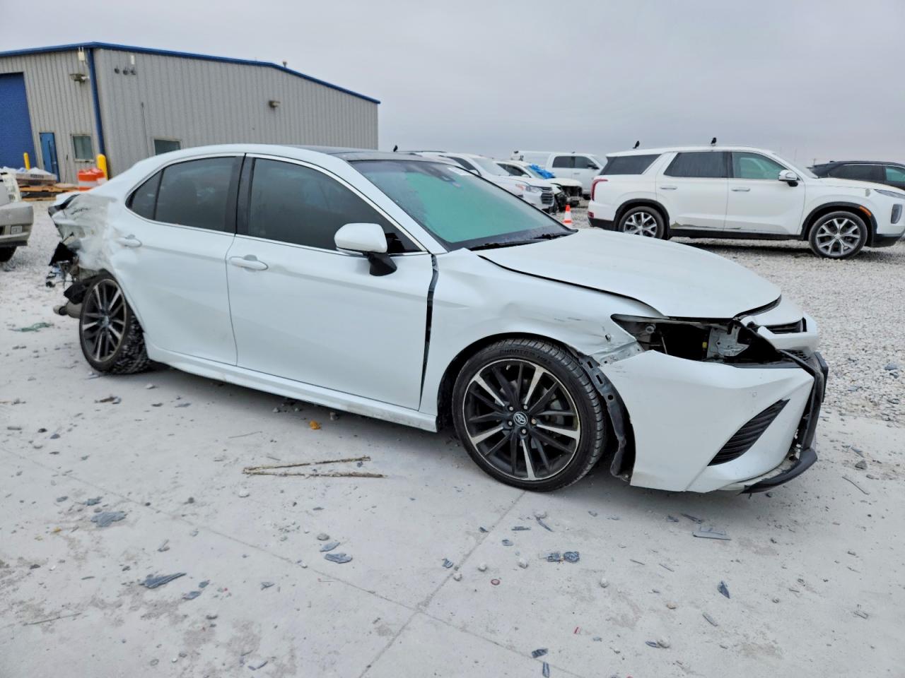 2018 TOYOTA CAMRY XSE photo 4