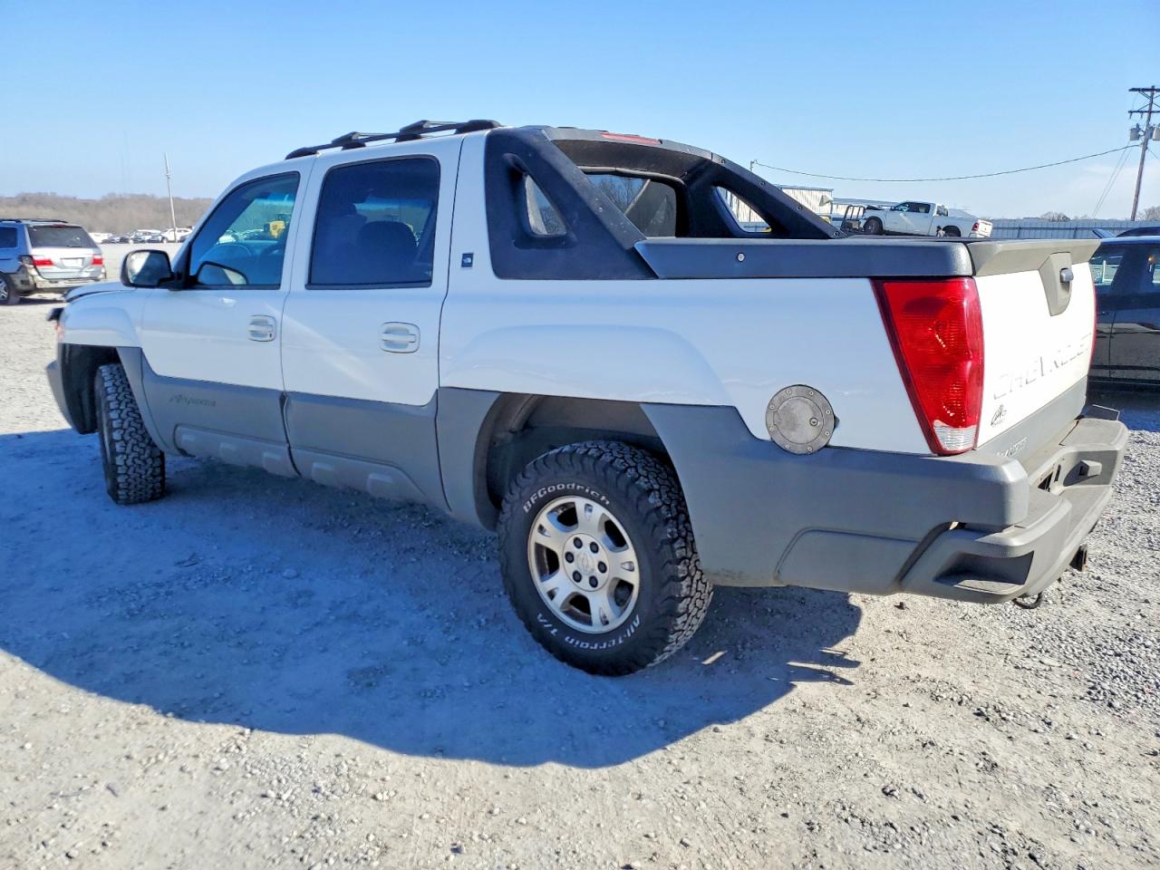 2002 CHEVROLET AVALANCHE K1500 photo 2