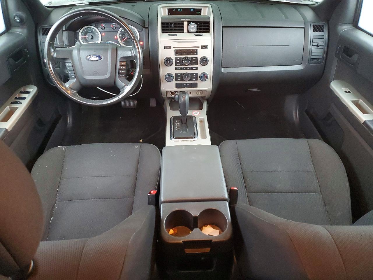 2010 FORD ESCAPE XLT photo 15