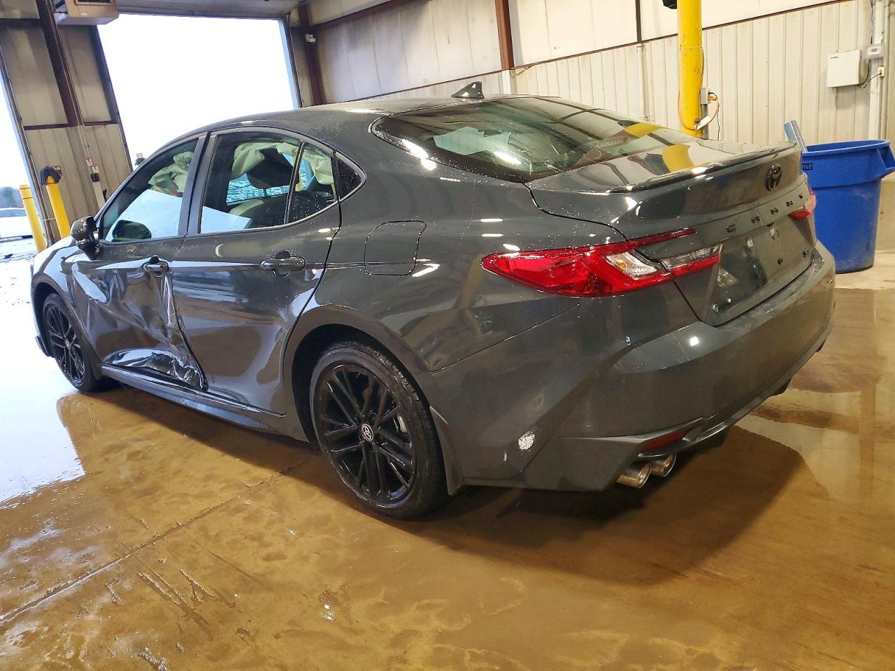 2026 TOYOTA CAMRY SE photo 2