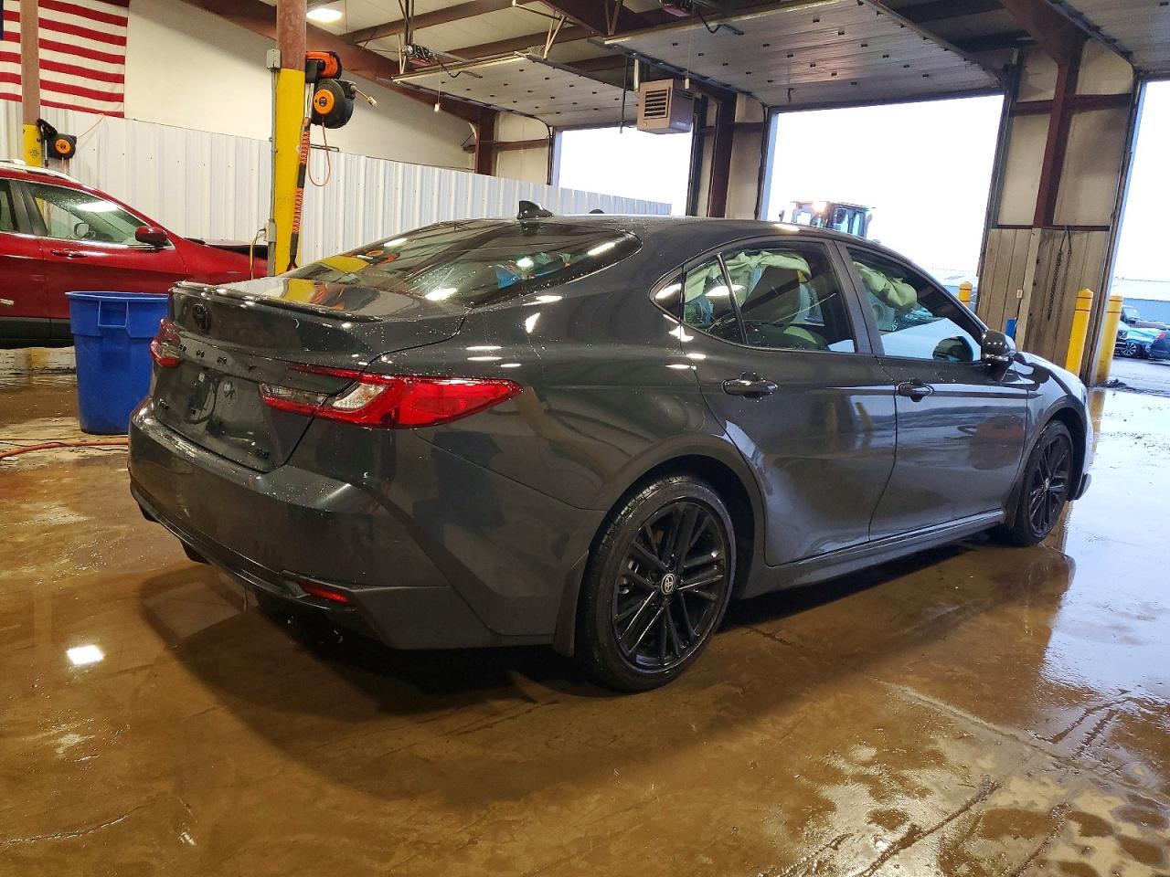 2026 TOYOTA CAMRY SE photo 3