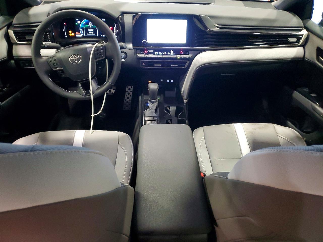 2026 TOYOTA CAMRY SE photo 8