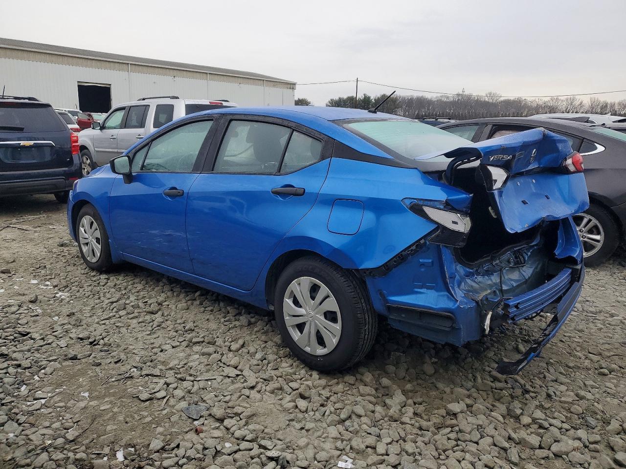 2021 NISSAN VERSA S photo 3