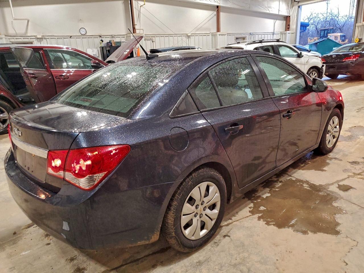 2014 CHEVROLET CRUZE LS photo 3