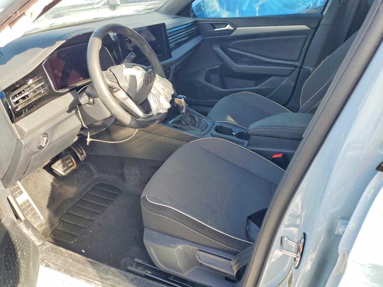 2025 VOLKSWAGEN JETTA SPORT photo 7
