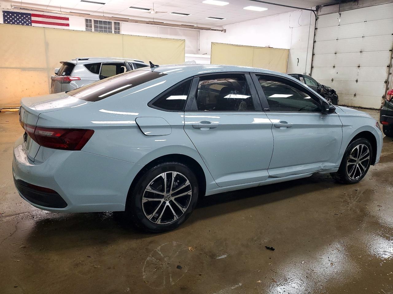 2025 VOLKSWAGEN JETTA SPORT photo 3