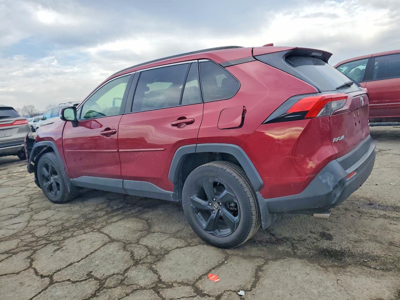 2019 TOYOTA RAV4 LE photo 2