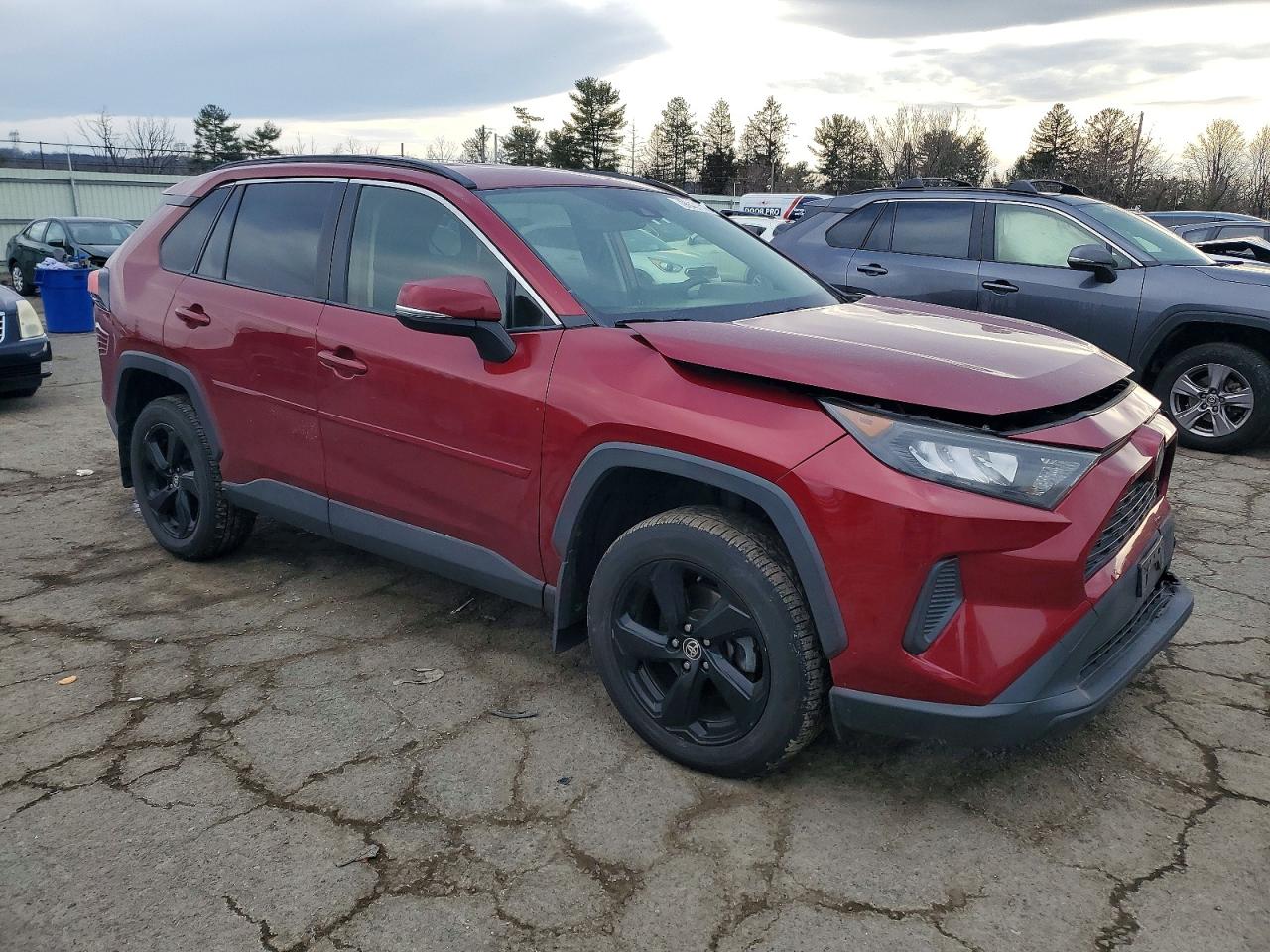 2019 TOYOTA RAV4 LE photo 4