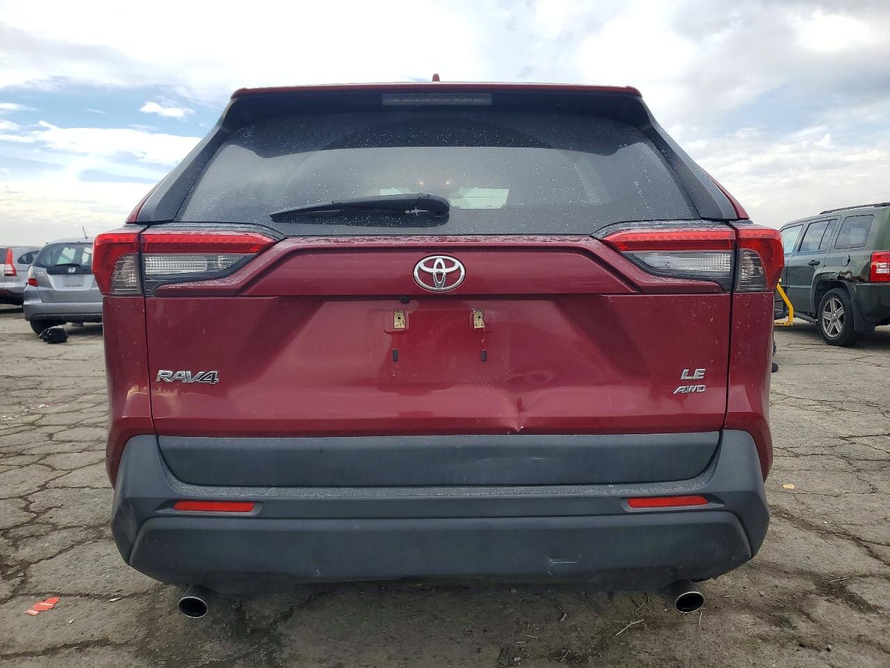 2019 TOYOTA RAV4 LE photo 6