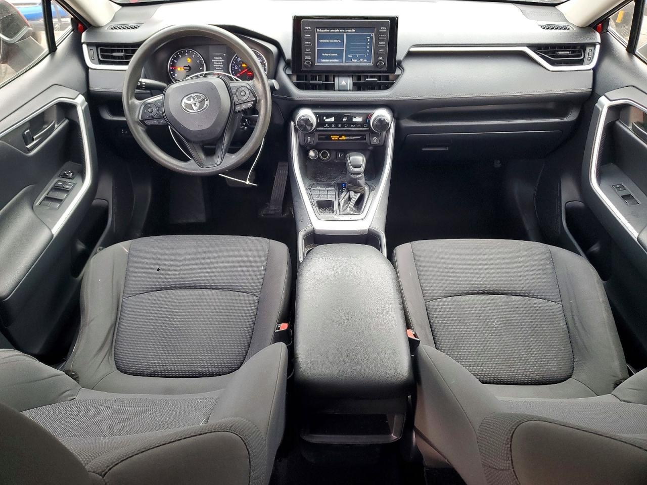 2019 TOYOTA RAV4 LE photo 8