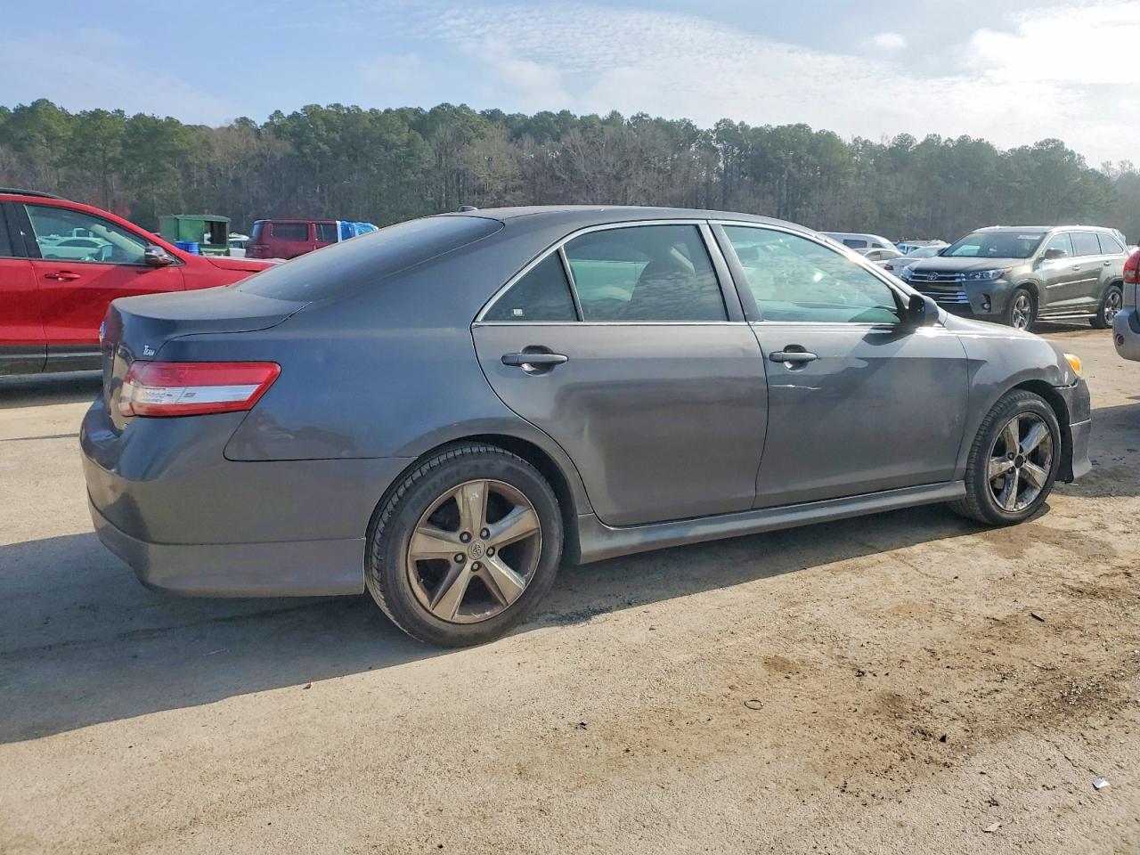 2011 TOYOTA CAMRY BASE photo 3