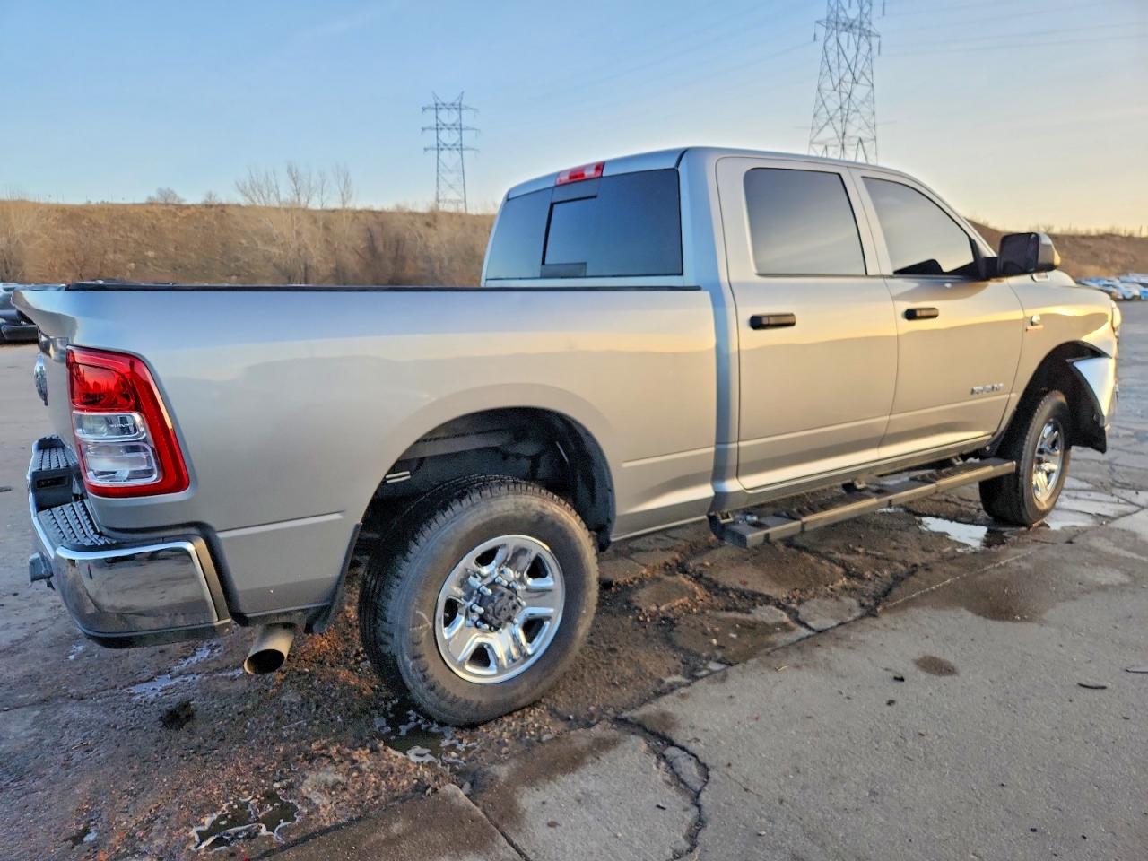 2020 RAM 3500 TRADESMAN photo 3