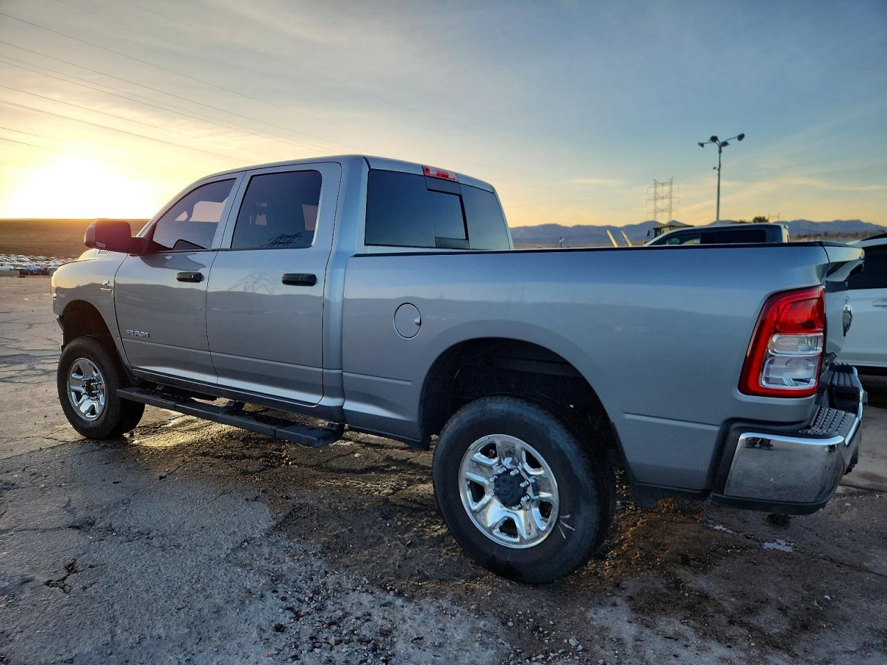 2020 RAM 3500 TRADESMAN photo 2
