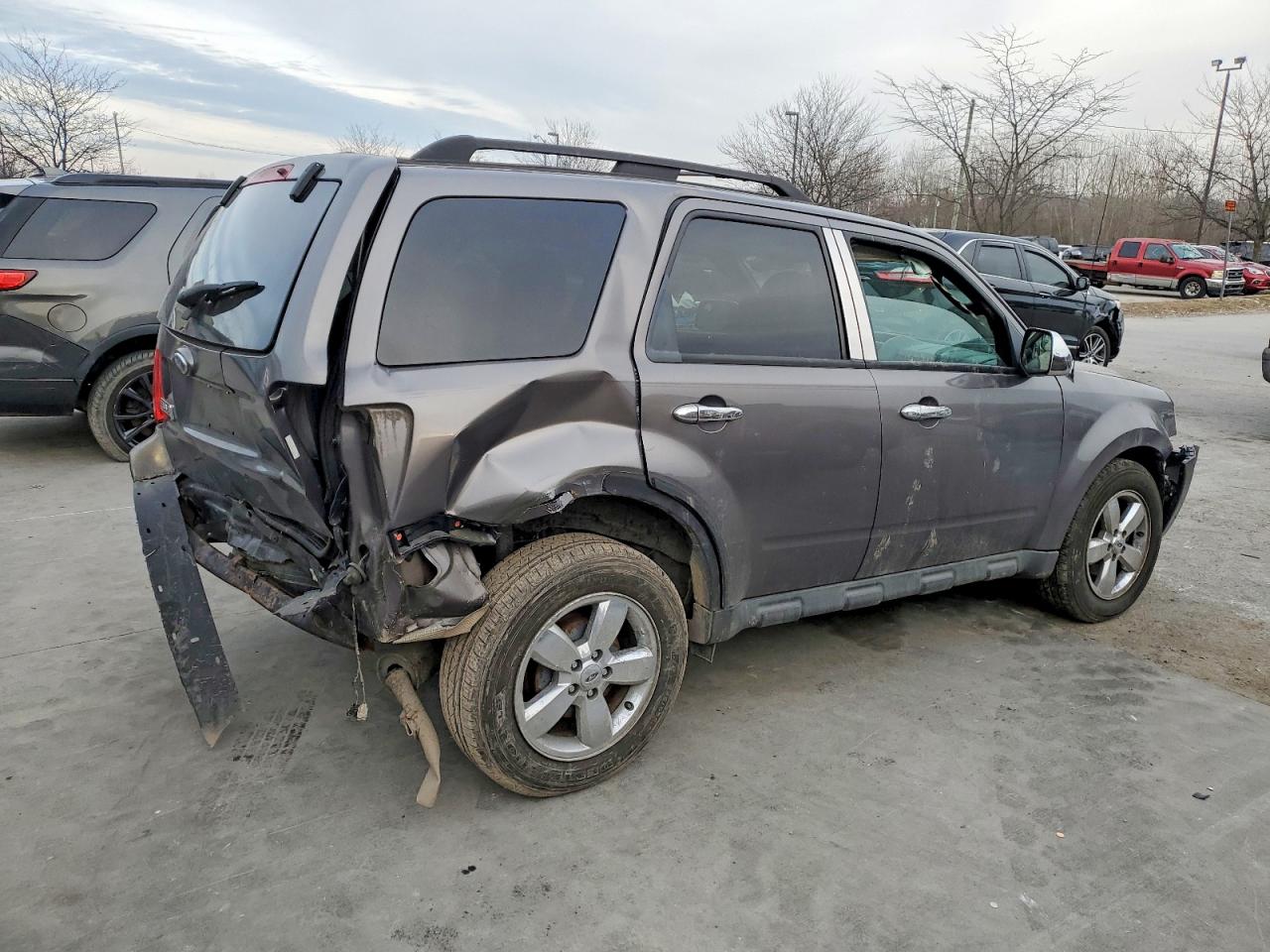 2010 FORD ESCAPE XLT photo 3