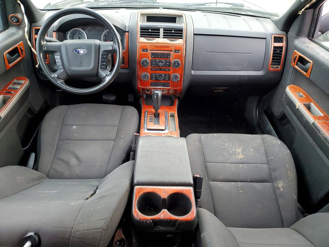 2010 FORD ESCAPE XLT photo 8