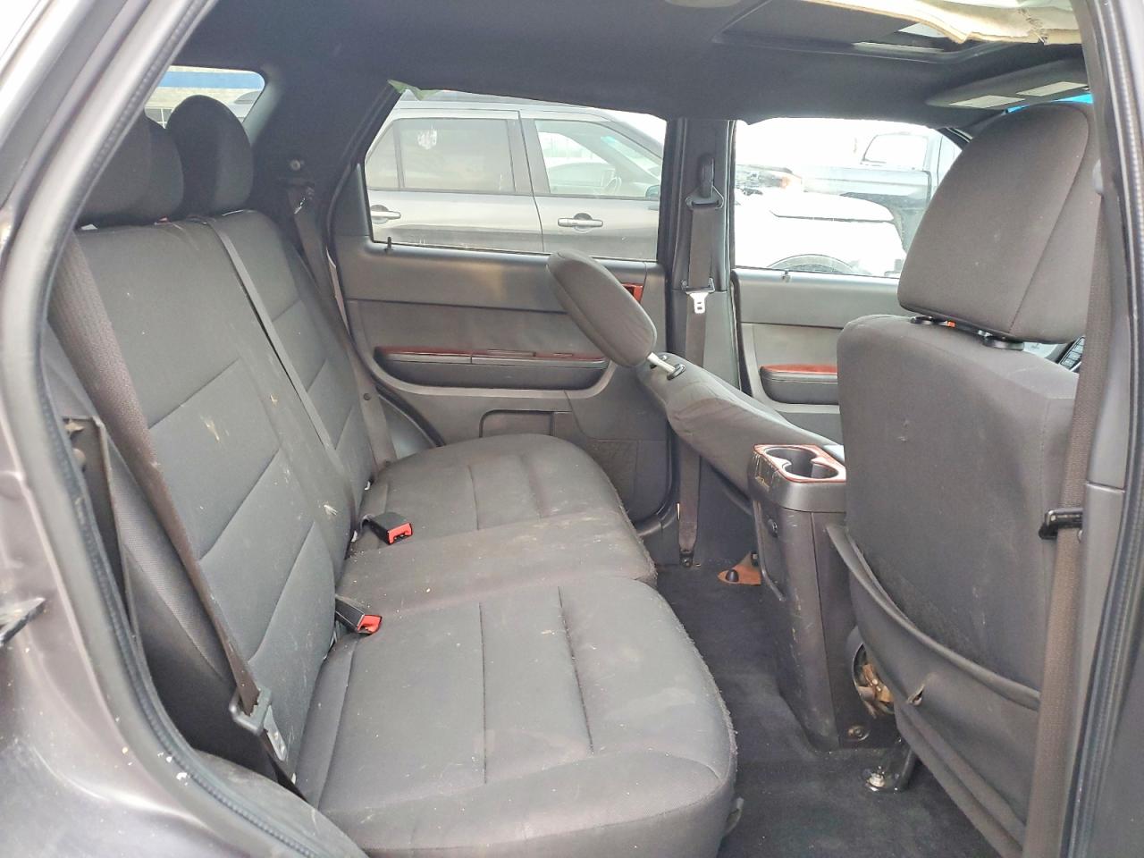 2010 FORD ESCAPE XLT photo 11