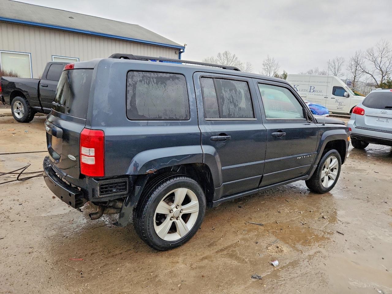 2014 JEEP PATRIOT LATITUDE photo 3