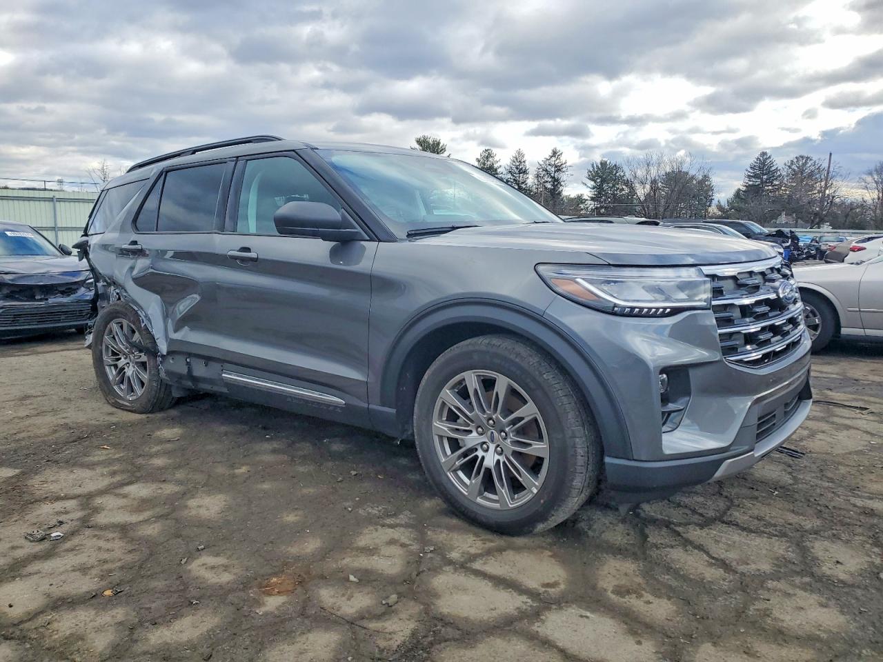 2025 FORD EXPLORER ACTIVE photo 4