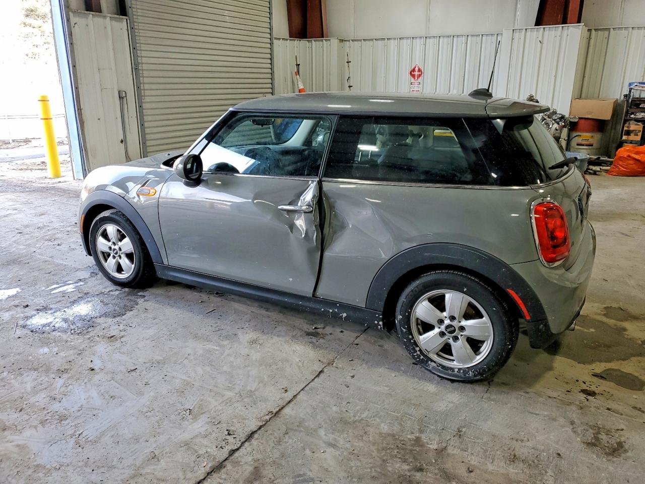 2019 MINI COOPER photo 2