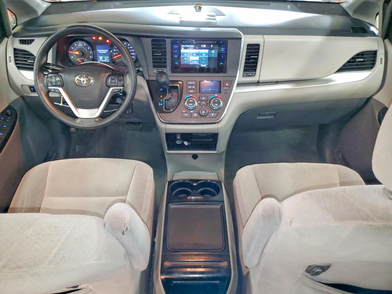 2015 TOYOTA SIENNA LE photo 8