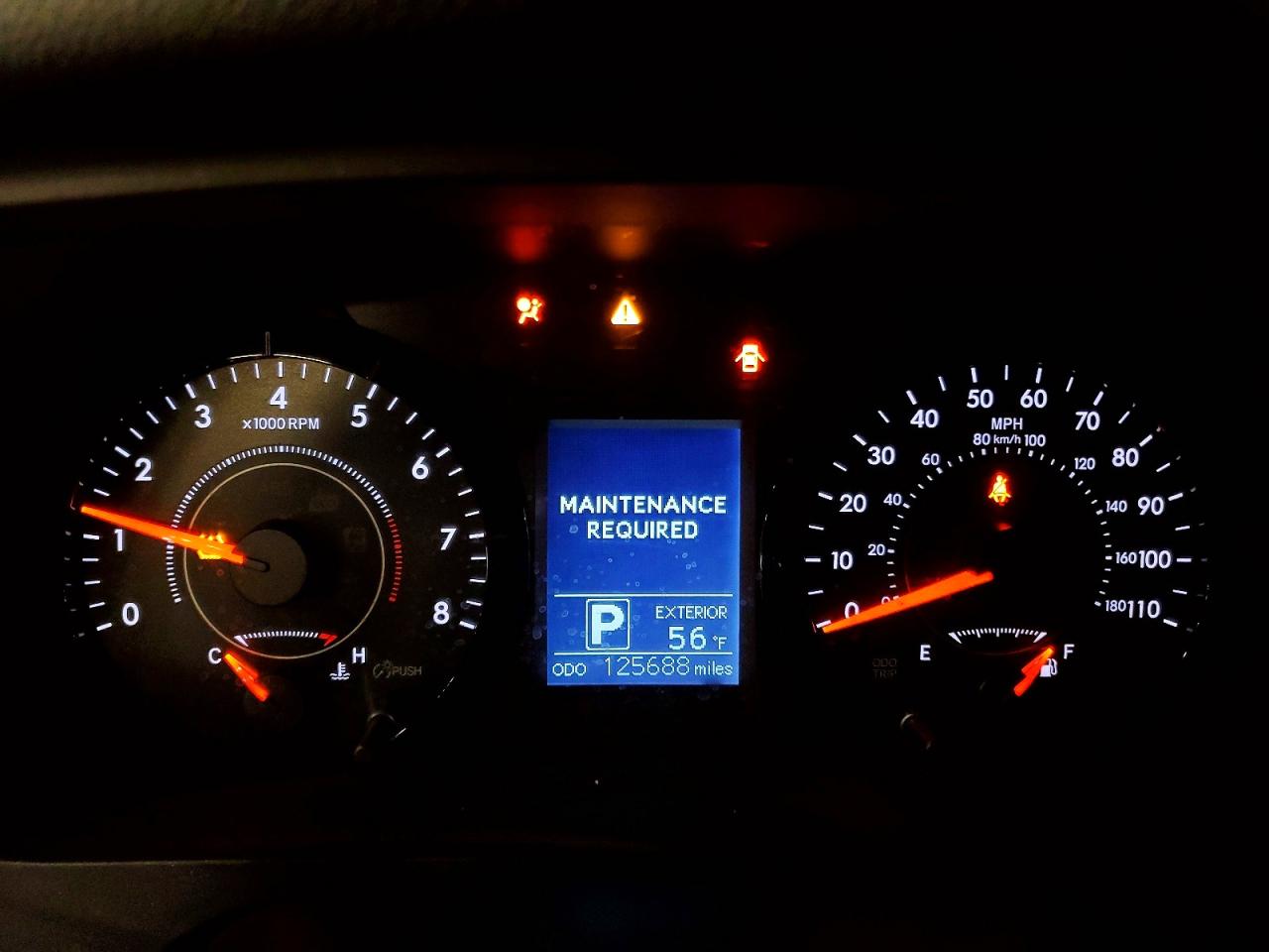 2015 TOYOTA SIENNA LE photo 9
