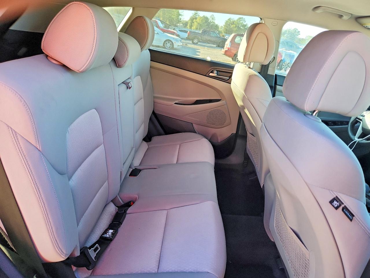2017 HYUNDAI TUCSON SE photo 11