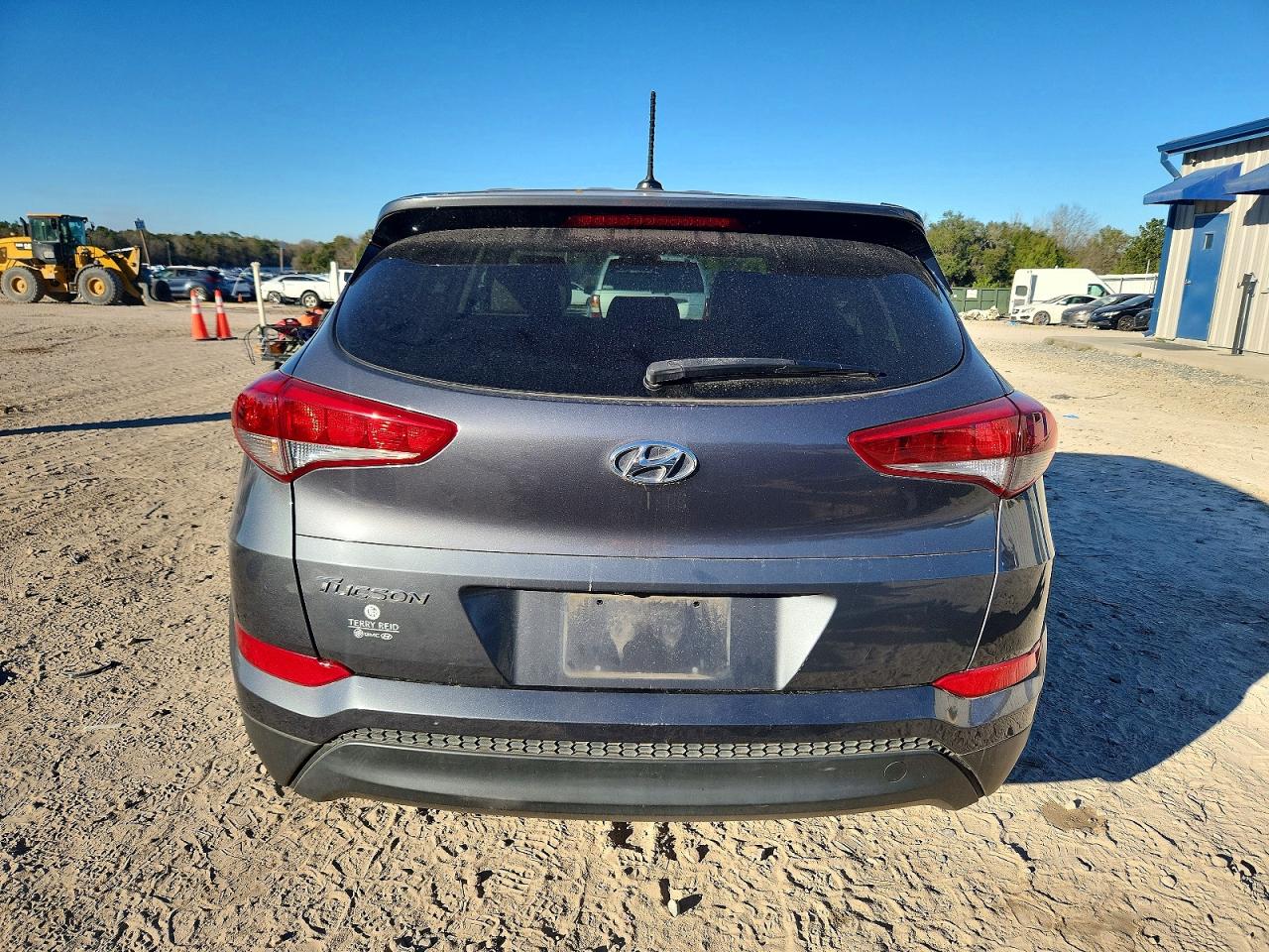 2017 HYUNDAI TUCSON SE photo 6