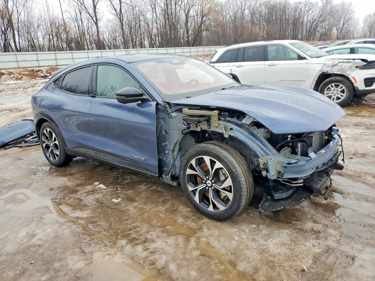 2021 FORD MUSTANG MACH-E PREMIUM photo 4