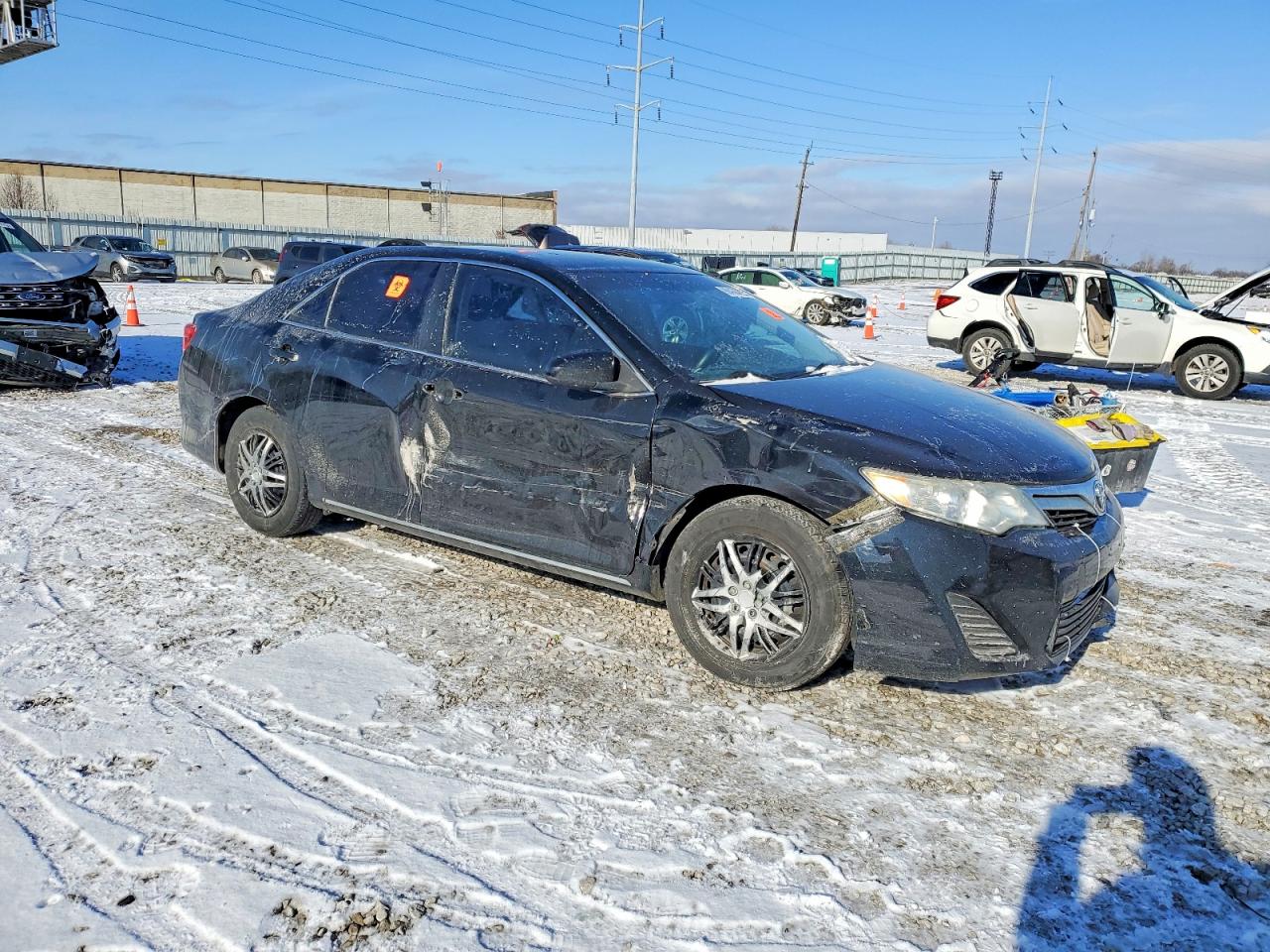 2014 TOYOTA CAMRY L photo 4