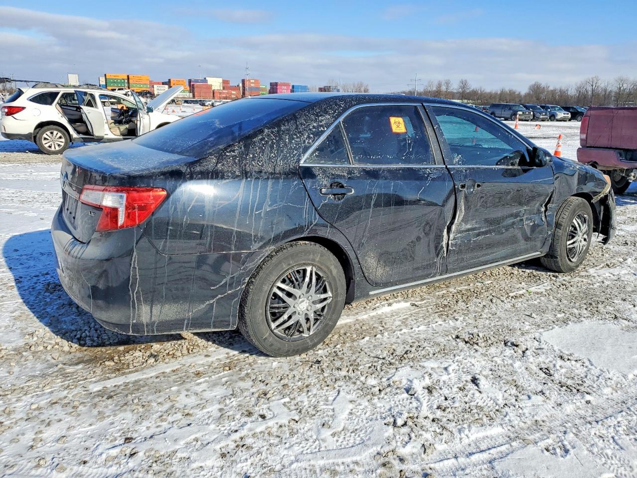 2014 TOYOTA CAMRY L photo 3
