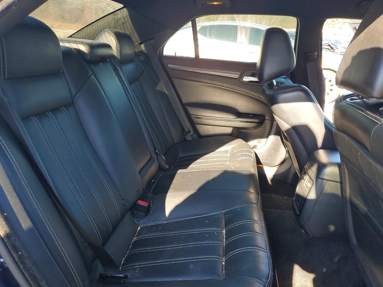 2015 CHRYSLER 300 S photo 10