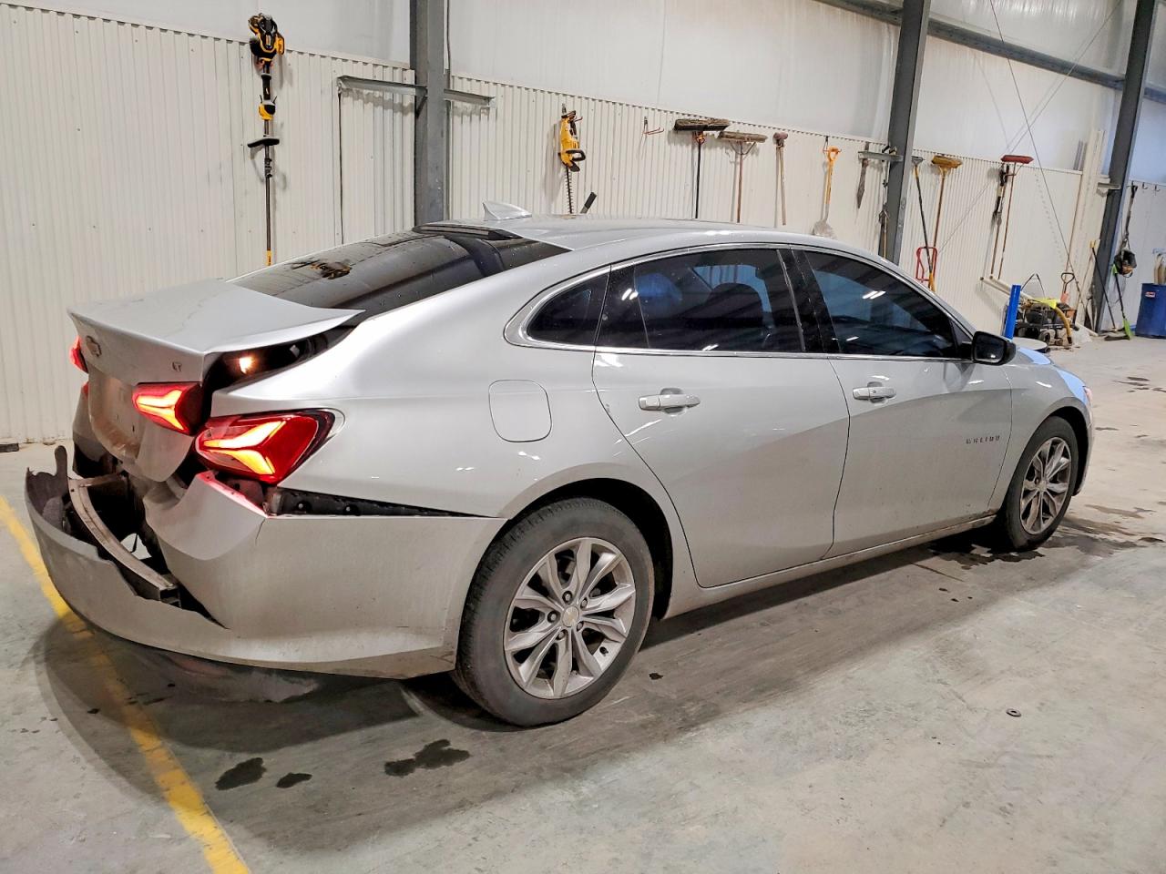 2021 CHEVROLET MALIBU LT photo 3