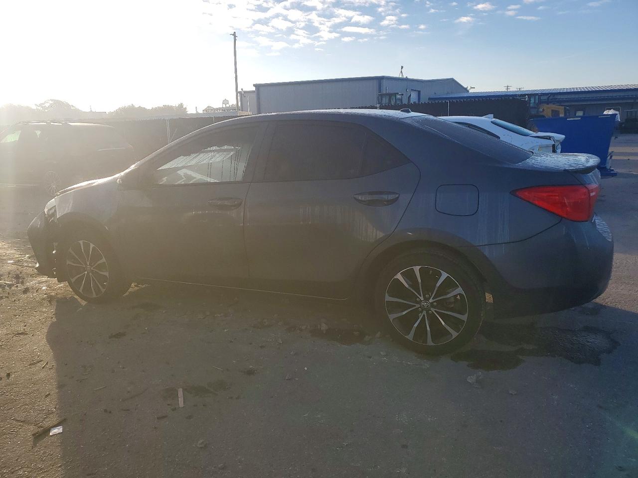 2018 TOYOTA COROLLA L photo 2