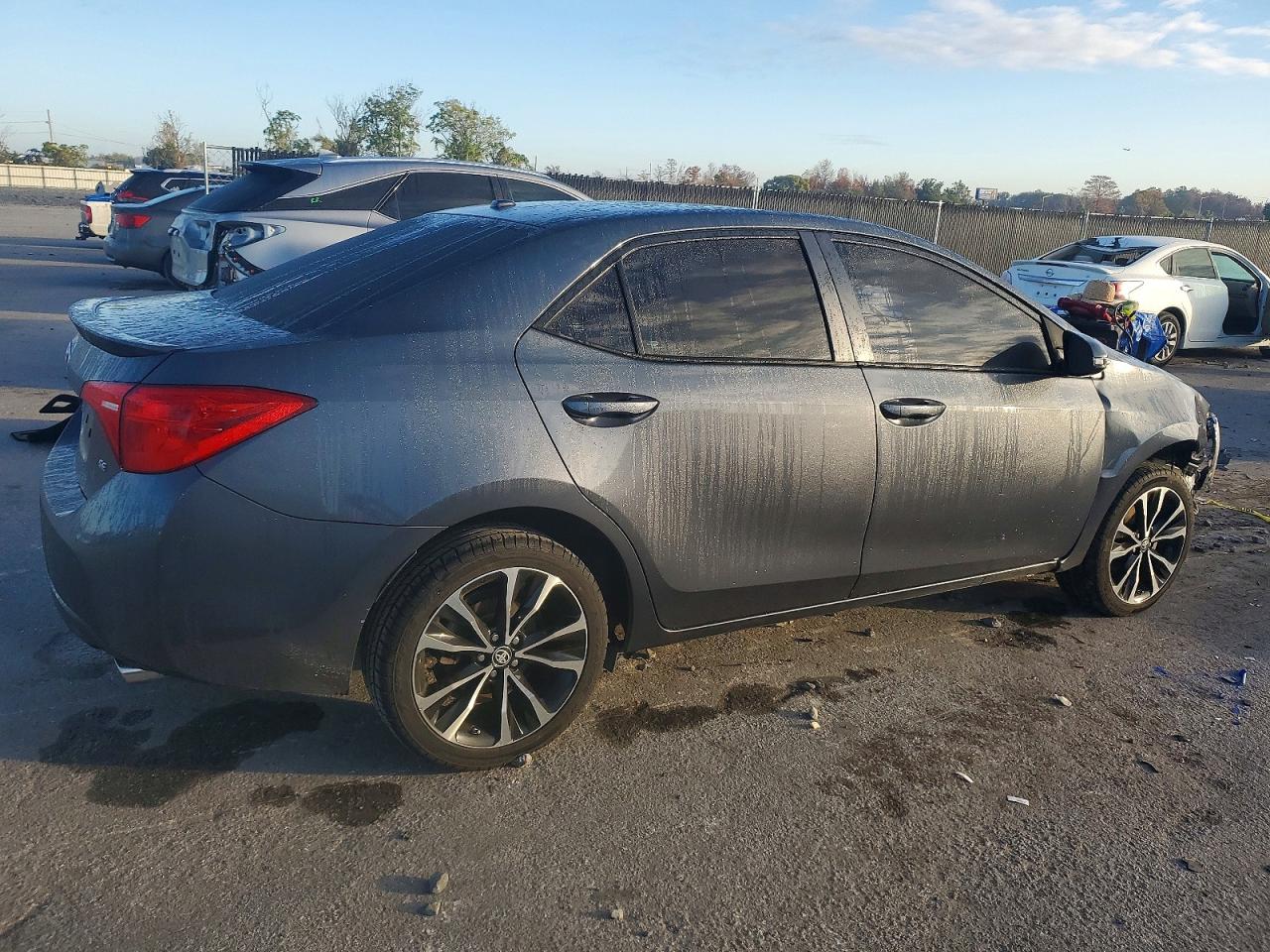 2018 TOYOTA COROLLA L photo 3