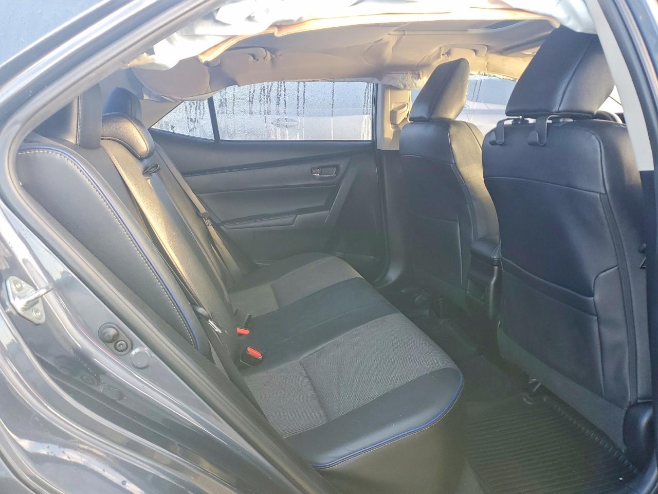 2018 TOYOTA COROLLA L photo 10