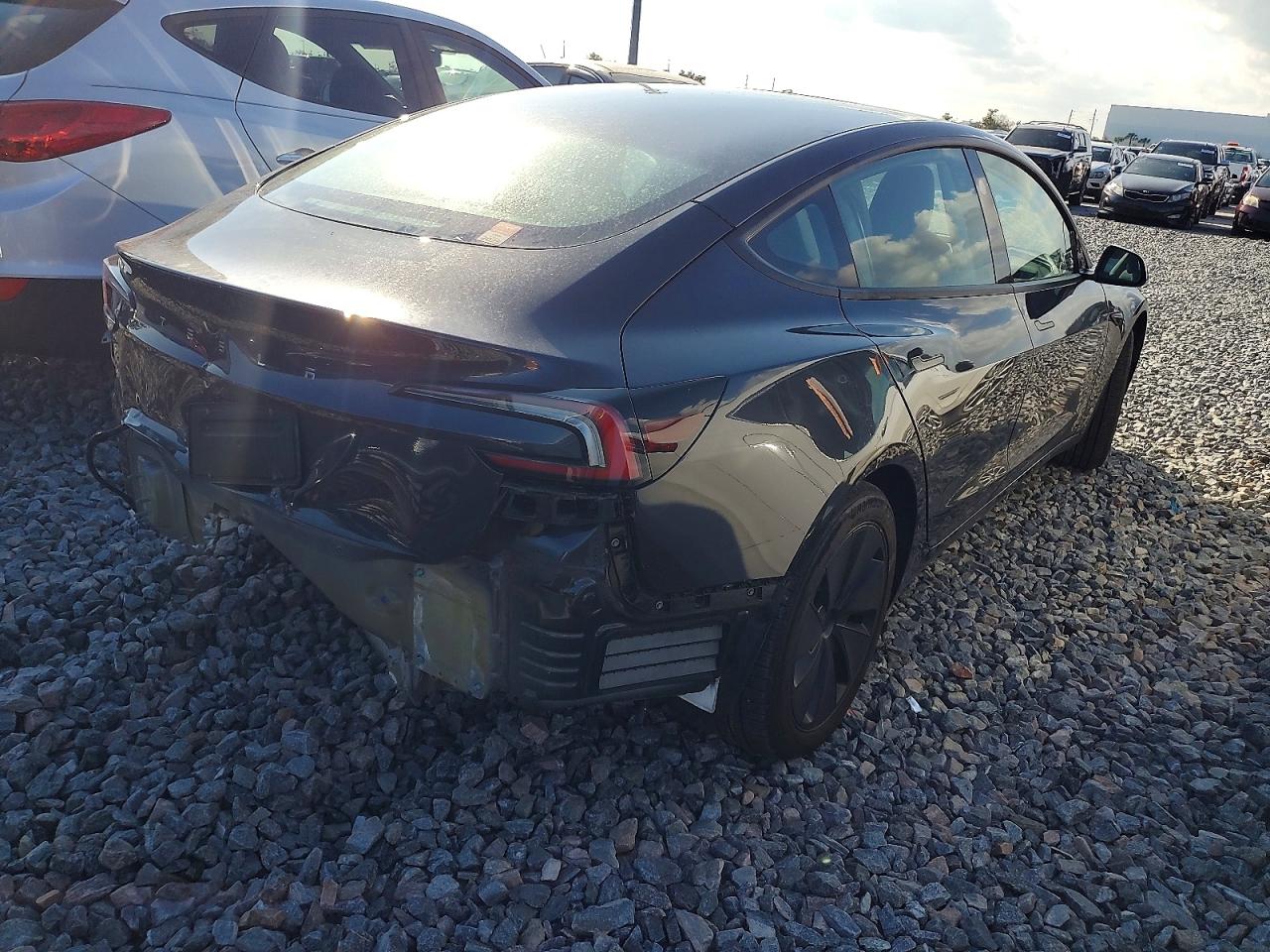 2024 TESLA MODEL 3 photo 3