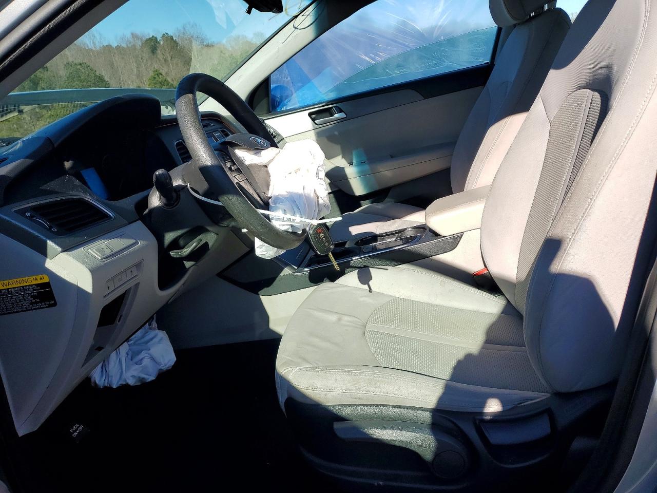 2015 HYUNDAI SONATA SE photo 7