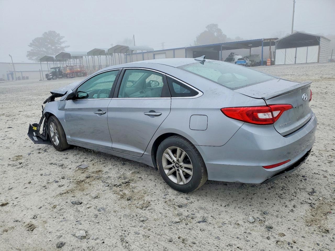 2015 HYUNDAI SONATA SE photo 2