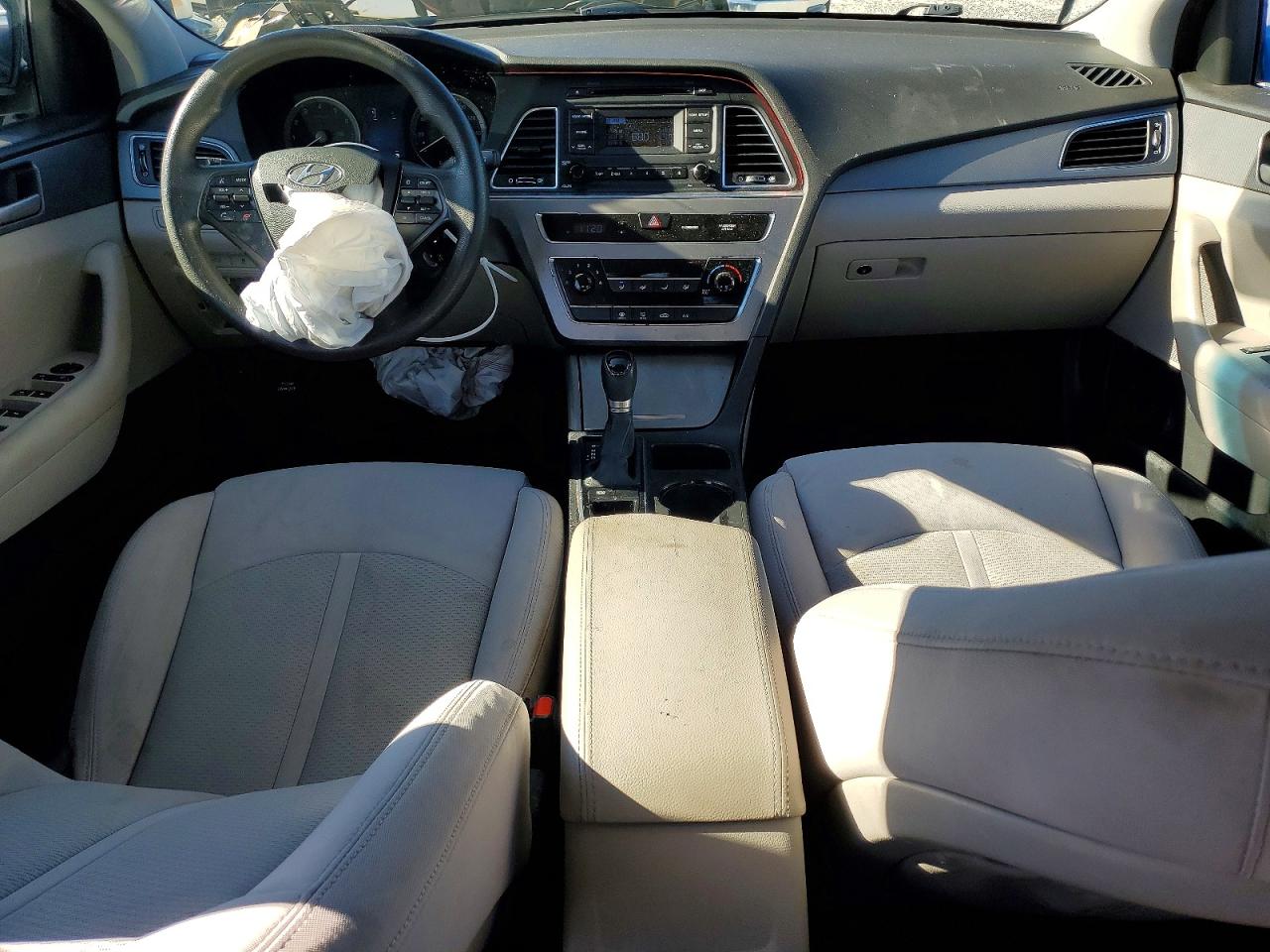 2015 HYUNDAI SONATA SE photo 8