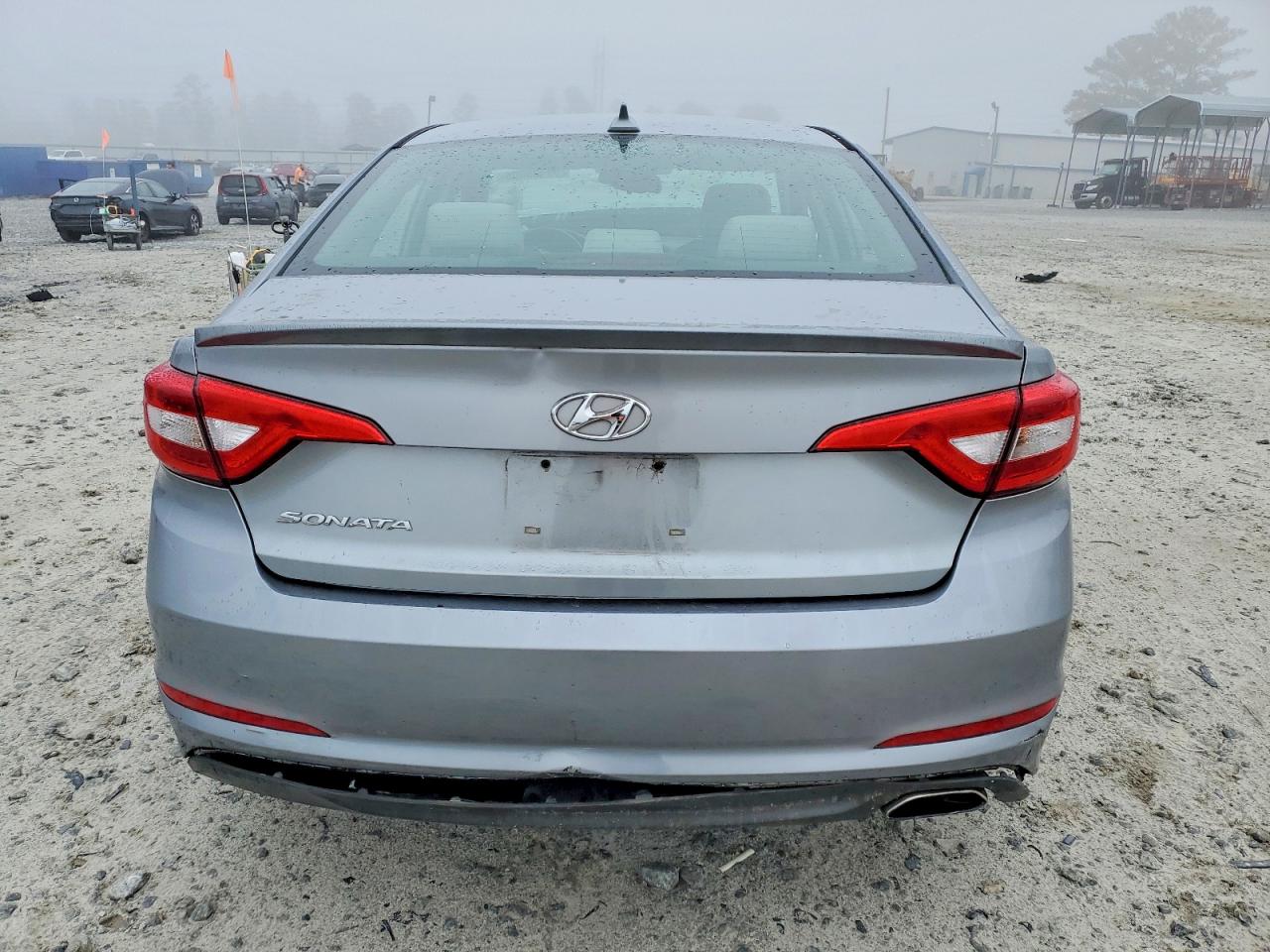 2015 HYUNDAI SONATA SE photo 6