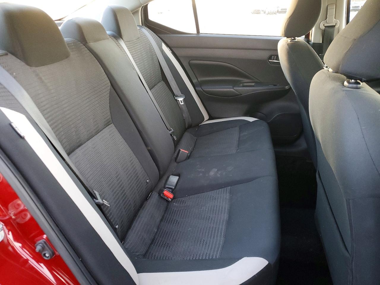 2020 NISSAN VERSA SV photo 19