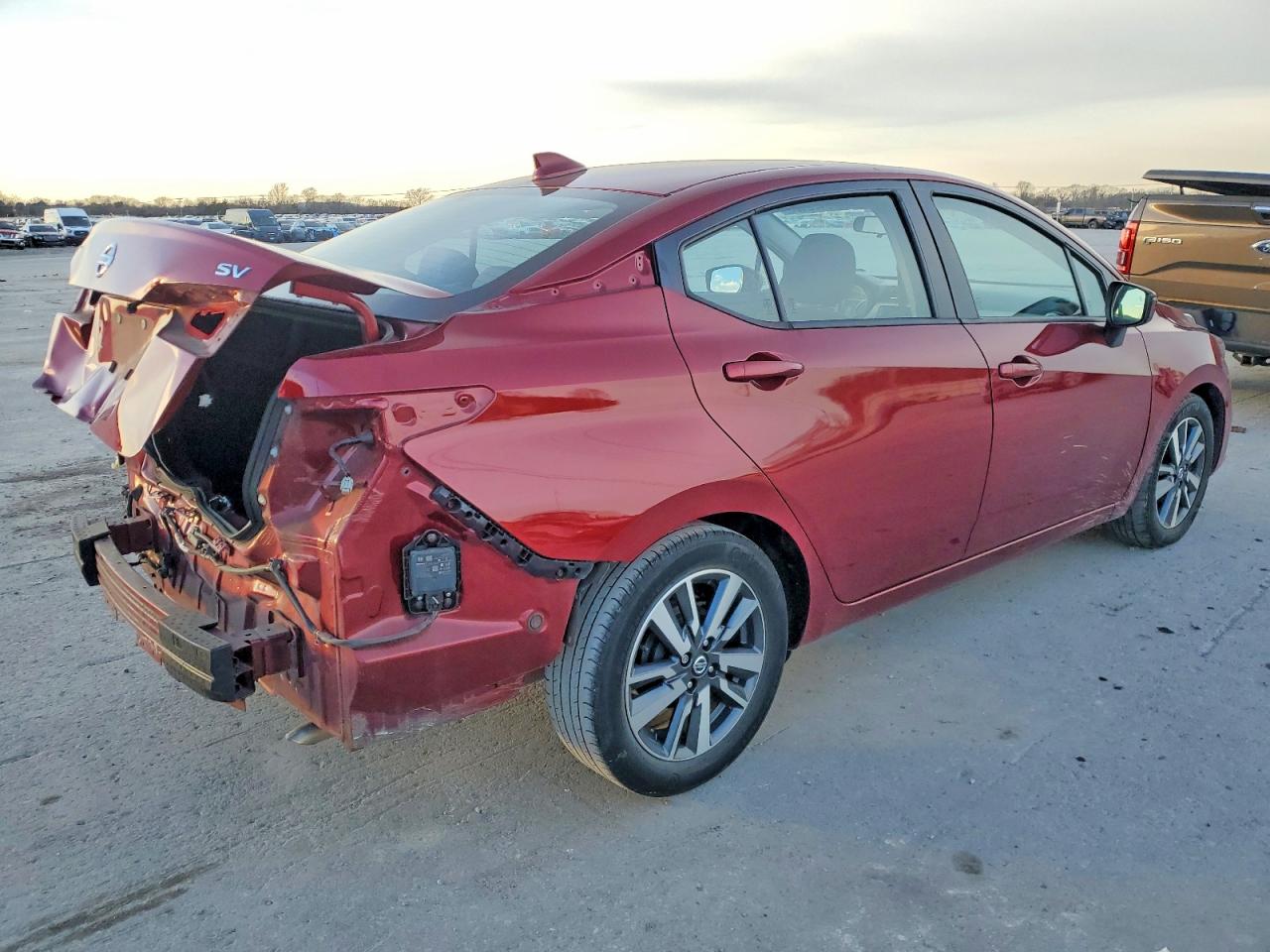 2020 NISSAN VERSA SV photo 5