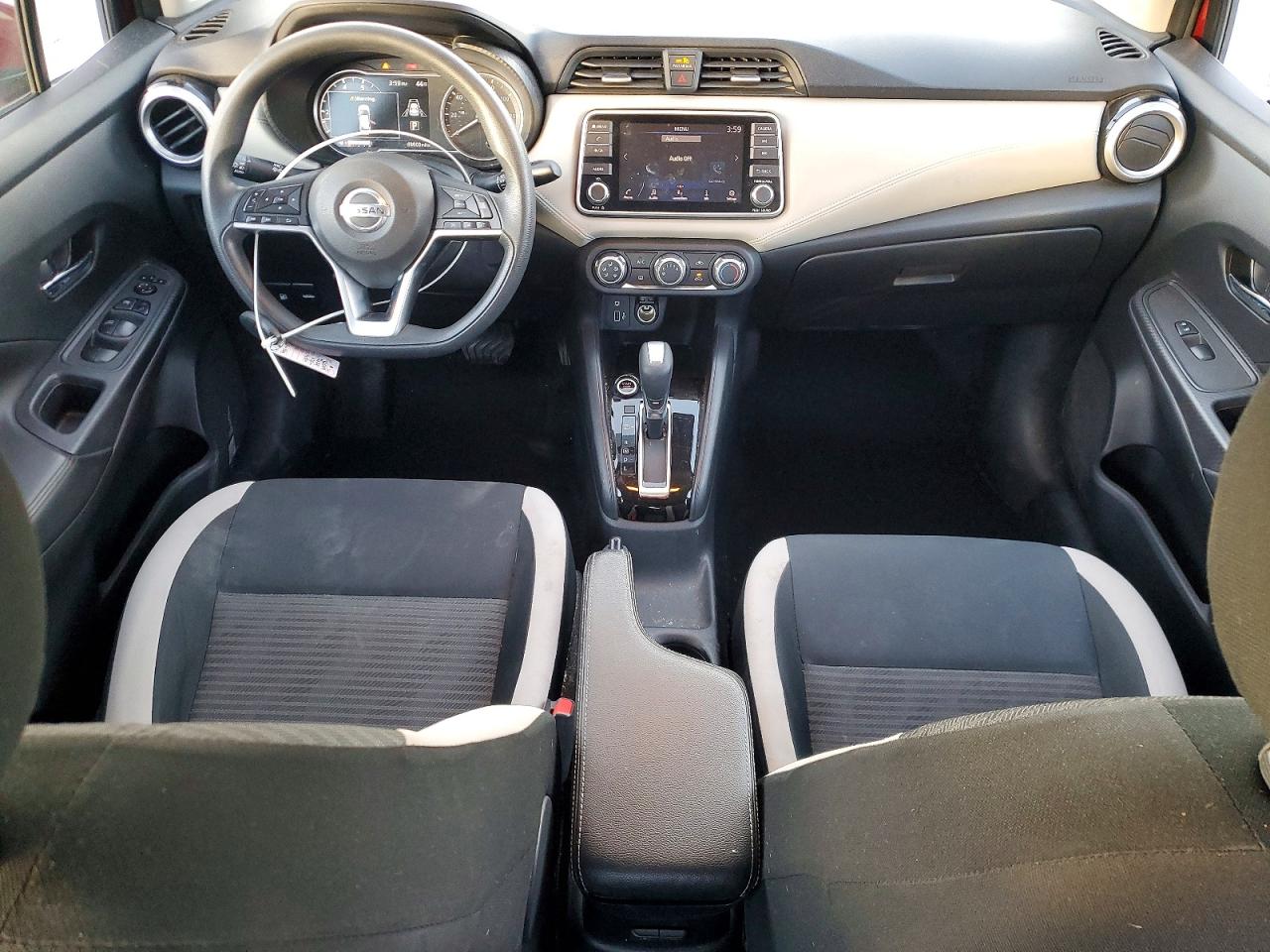2020 NISSAN VERSA SV photo 15