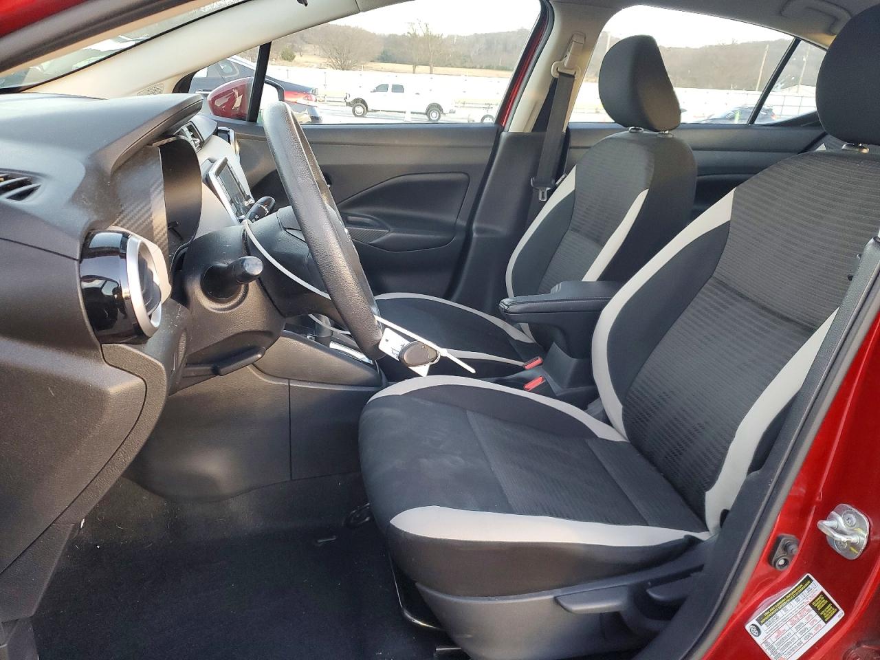 2020 NISSAN VERSA SV photo 13